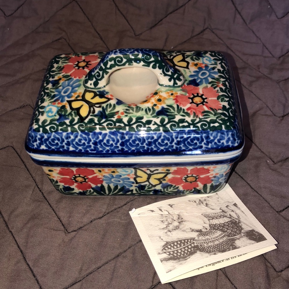 Unikat casserole dish with lid. Boleslawiec hand made in Poland.